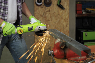 Electric hand saw argos deals